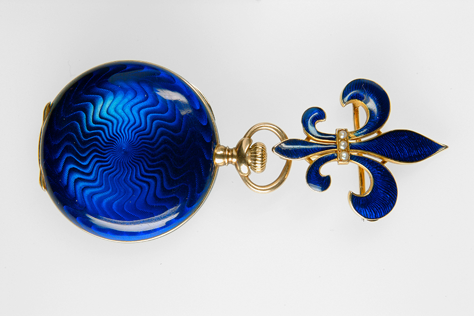 Both a timepiece and a decoration. Women’s pocket watch, American Waltham Watch Co., Massachusetts, c. 1895, Photo: Roy Tempel © Kulturstiftung Sachsen-Anhalt